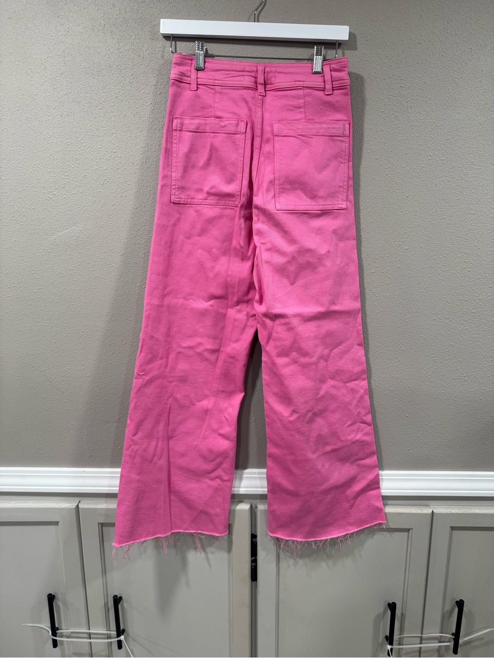 Zara Marine Straight Wide
Leg Jeans Hot Pink Raw Hem
High Waist Size 6 - Picture 4 of 7